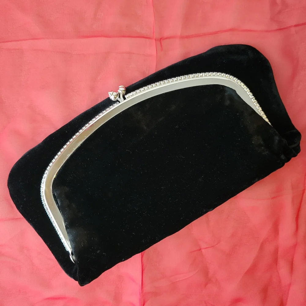Mel-Ton Vintage Black Velvet Foldover Clutch Evening Bag Purse ~ 1950s-1960s (?)